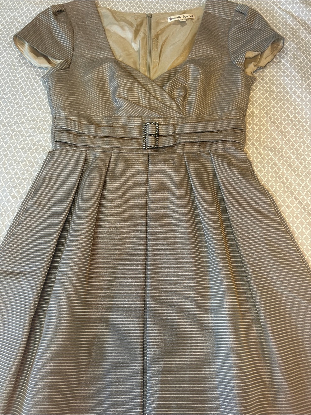 Nanette Lepore Silver Gray Textured Fit & Flare Dress Buckle Waist and pockets